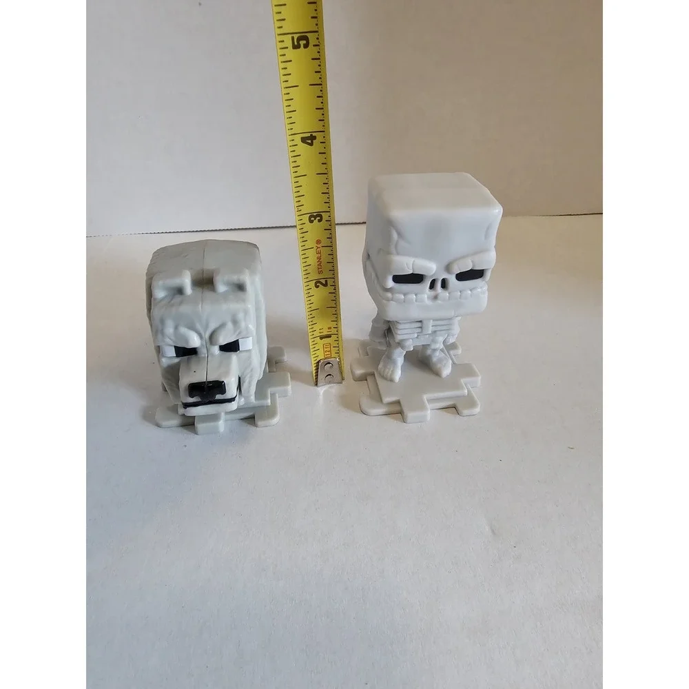 Minecraft Skeleton & Wolf Figure Lot‎ White Mini Figures Mojang 3